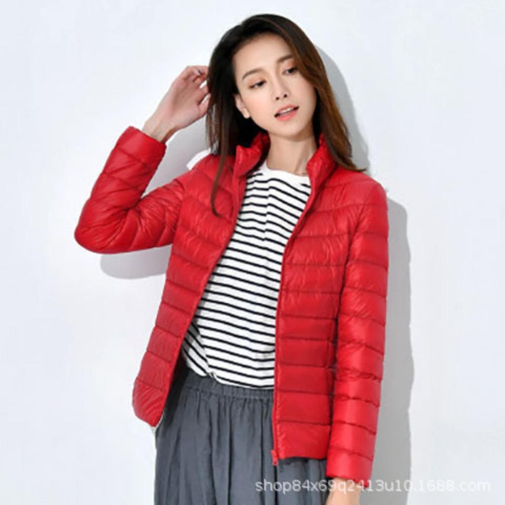 Женская новая короткая стеганая куртка из хлопка, легкая, толстая, теплая, приталенного кроя, корейская версия, модная куртка из шелка и хлопка без сумки для хранения