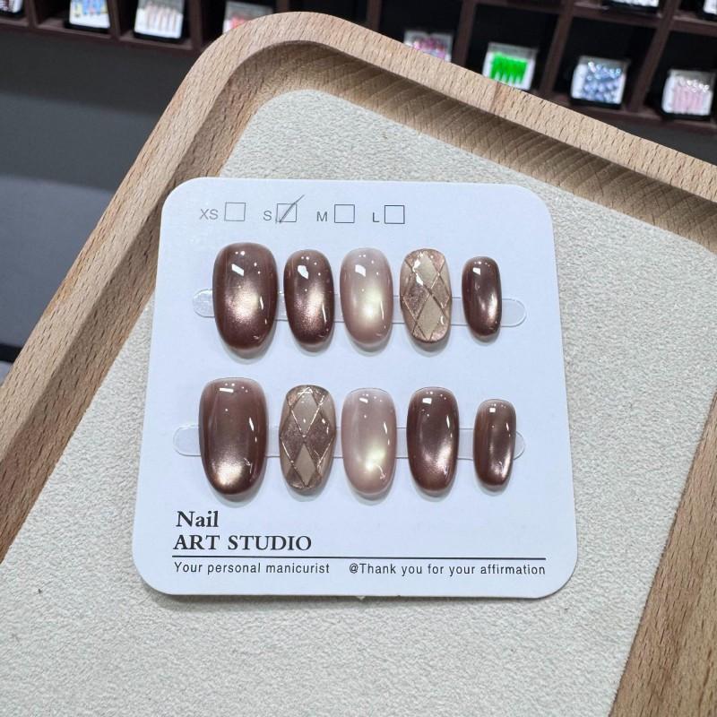 Handcrafted Press-On Nails With Cat Eye Effect Rhombus Banana Sugar Tone Short Square Oval Styles Women