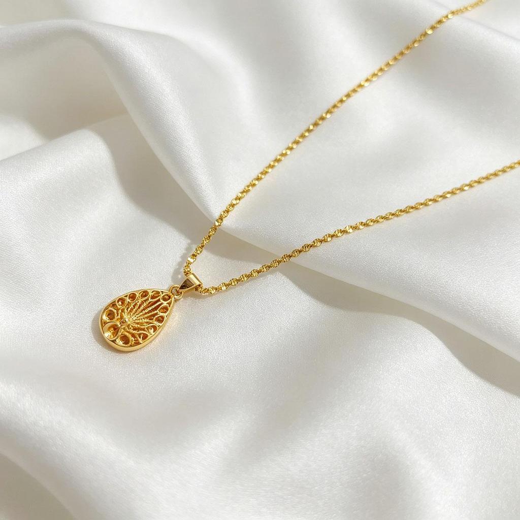 Gold necklace women French drop peacock pendant necklace daily wear versatile exquisite fashion simple atmosphere