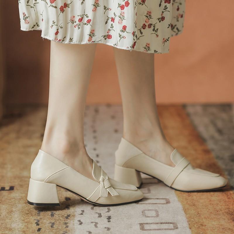 Маленькие кожаные туфли в британском стиле женские 2024 весна и осень новые универсальные средний каблук профессиональные для работы туфли на высоком каблуке толстый каблук лоферы