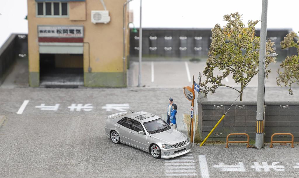 Focal Horizon x Масштабная модель 1 Toyota Altezza RS200 SXE10 Серебристый металлик C33622 1/64 (Собранная модель)