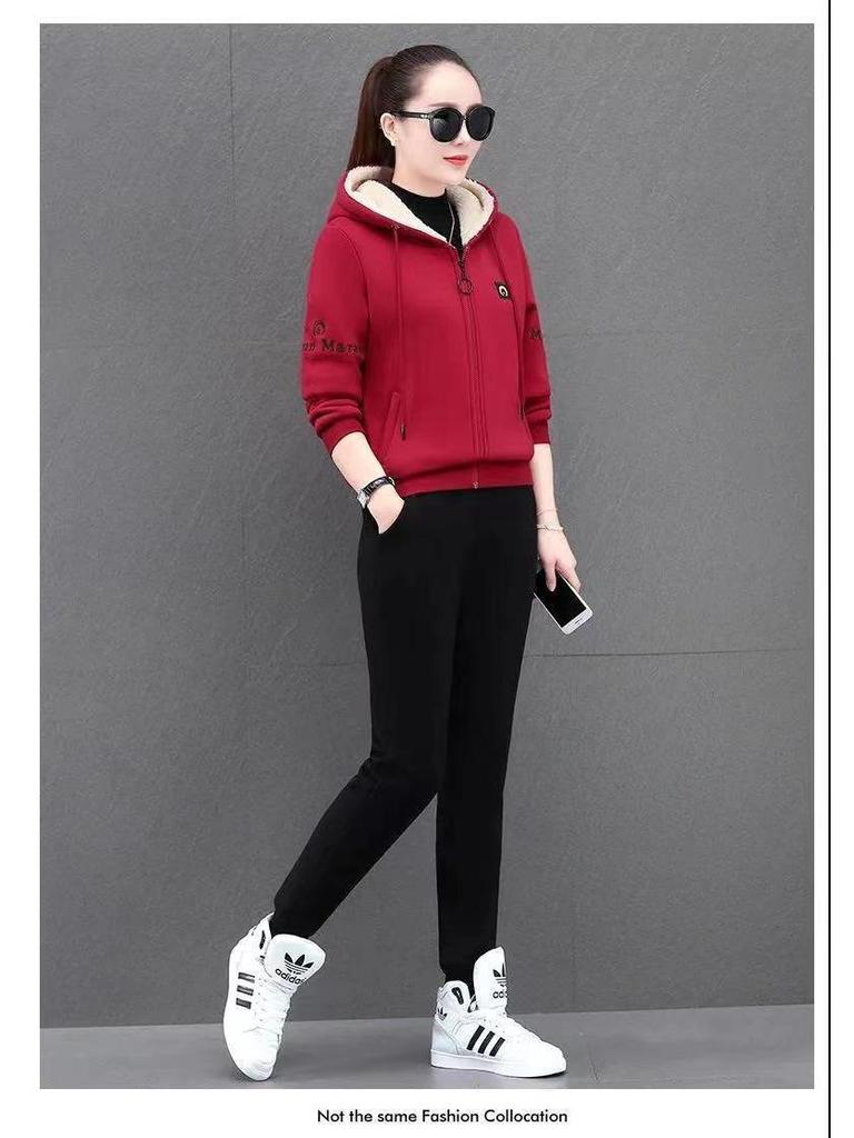 Женский плюшевый и плотный модный костюм: Свободный худи, повседневный костюм-двойка для осени/зимы 2024