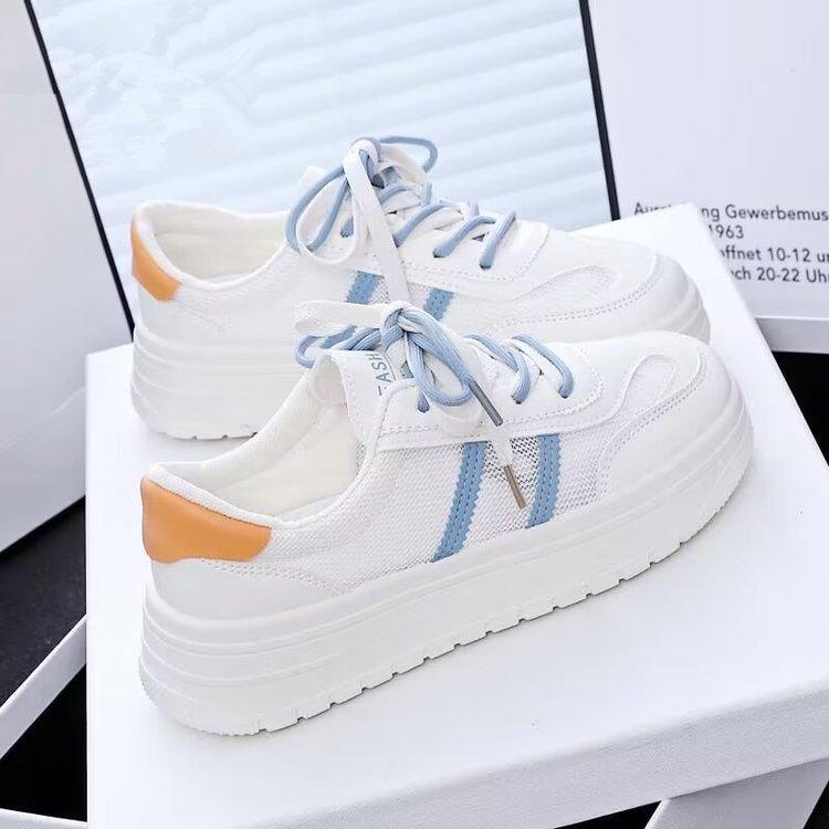 Маленькие белые туфли женские весна 2025 новые дышащие легкие кроссовки на шнуровке женские кроссовки на плоской подошве для бега базовые повседневные кроссовки