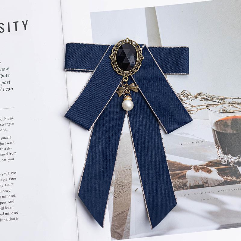 Heritage Style Bow Tie Pearl Adorned Neck Accessory for Sophisticated Events