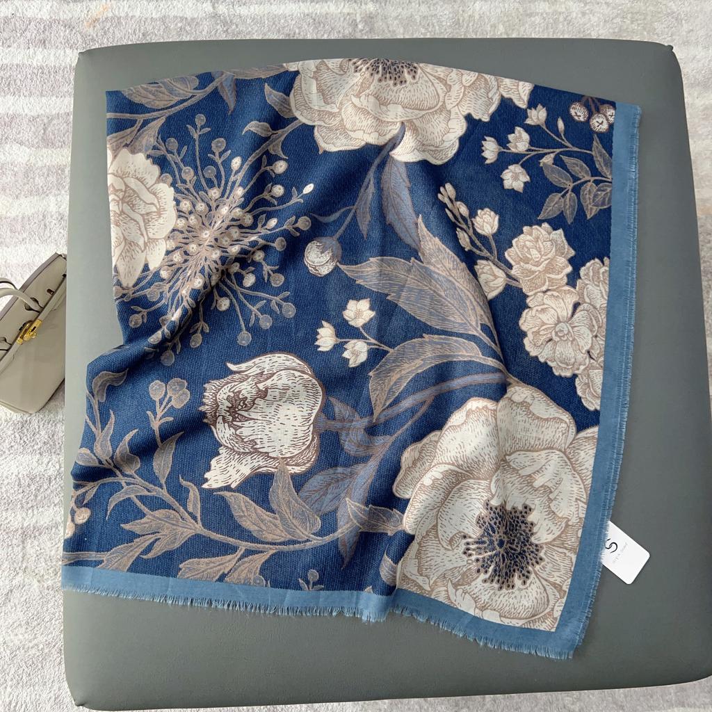 Autumn and Winter New Loose Beard Printing Large Square Scarf High-end Temperament Decorative Shawl Warm Fashion Scarf Beach Towel