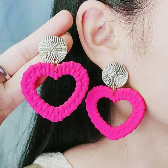 1 пара полых висячих сережек с сердечками для женщин и девочек, модные акриловые серьги-гвоздики ярких цветов, легкие ювелирные изделия в виде висячих ушек в виде сердечек