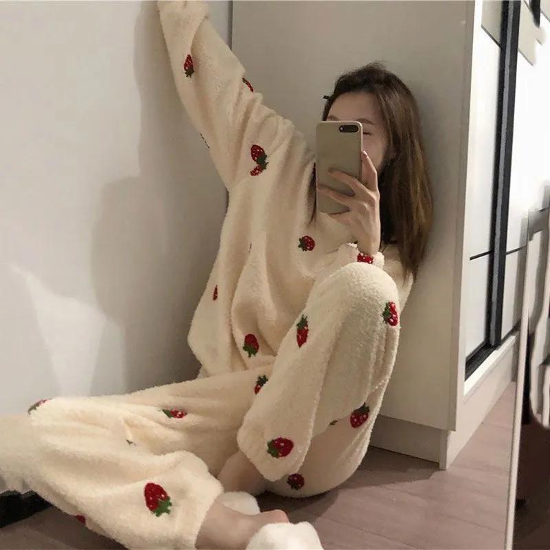 Pajamas Women's Autumn and Winter Small Coral Ins Thickened Plus Velvet Strawberry Flannel Feet Elastic Home Set