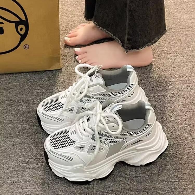 Нескользящая обувь женская весна 2025 новая толстая подошва с увеличением высоты сетчатая дышащая универсальная легкая спортивная и повседневная обувь