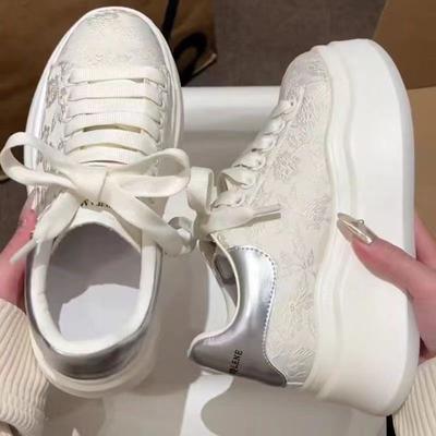 Новые китайские туфли с вышивкой в старинном стиле, маленькие белые туфли для женщин, новые универсальные туфли на платформе Muffin, повседневные туфли для женщин