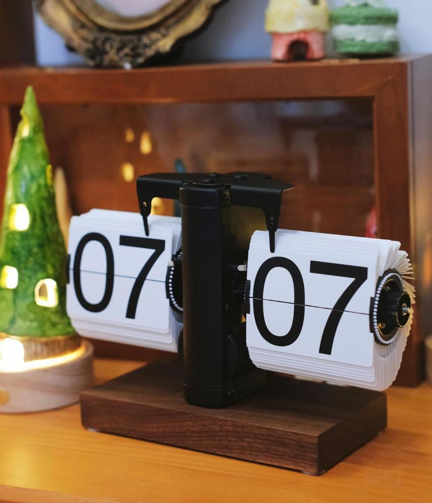 Creative Retro Flip Clock - Modern Simple Design, Ingenious Single-Leg Balance for Living Room Decor
