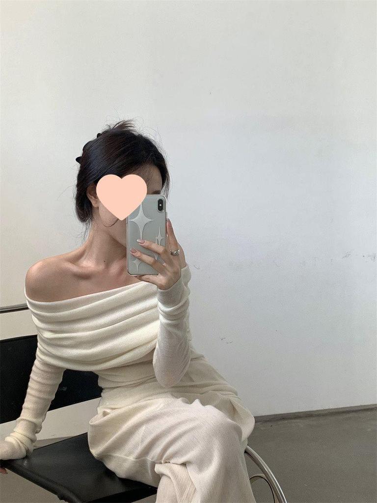 Женский облегающий трикотажный топ с открытыми плечами во французском стиле: Плиссированный дизайн Весна/Осень