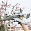 Военный самолет США A-10 Строительные блоки Оружие Модель транспортного средства Новый тип Бронированный Thunderbolt II Самолет Кирпичи Игрушки для мальчиков