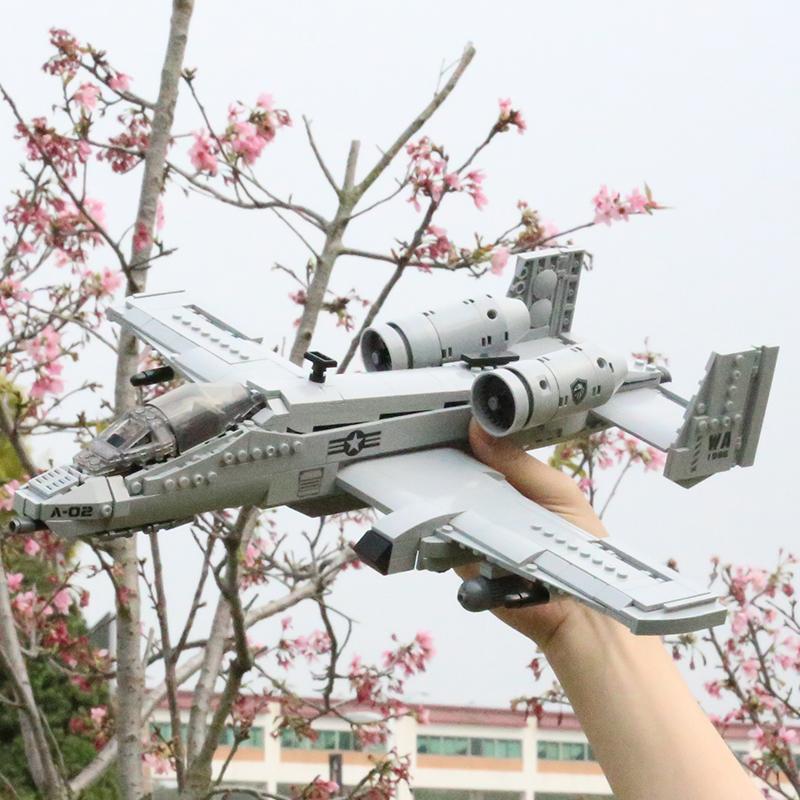 Военный самолет США A-10 Строительные блоки Оружие Модель транспортного средства Новый тип Бронированный Thunderbolt II Самолет Кирпичи Игрушки для мальчиков