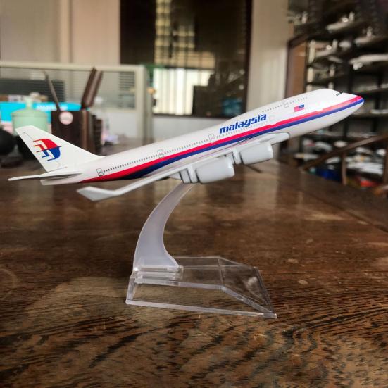 16 СМ 1:400 B747, модель самолета, игрушка с пластиковой устойчивой основой, реалистичный сплав, литой под давлением орнамент самолета, детский самолет для мальчиков, энтузиасты, коллекционный подарок