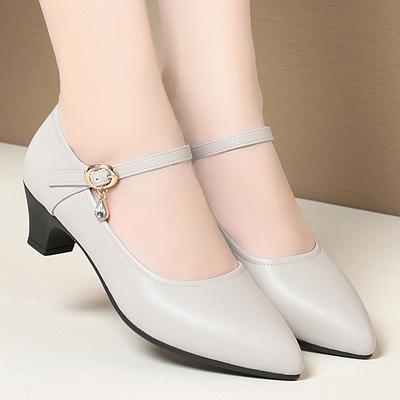 Женские туфли с ремешком на одной пряжке, новые женские туфли на весну и лето, остроносые, из мягкой кожи, на мягкой подошве, кожаные туфли для мамы, черные рабочие туфли