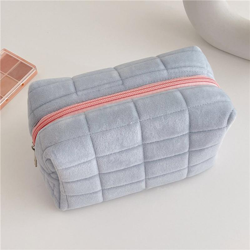 Cute Fur Makeup Bag for Women Zipper Large Solid Color Cosmetic Bag Travel Make Up Toiletry Bag Washing Girls Make Up Case