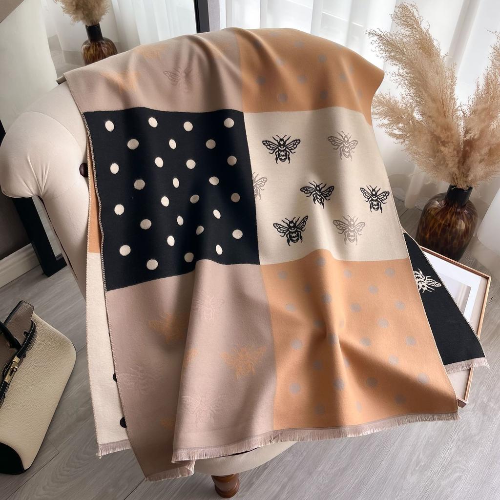 Autumn And Winter Bee Geometric Round Color Matching Fashion Women'S Thermal Scarf Air Conditioner Medium And Long Shawl