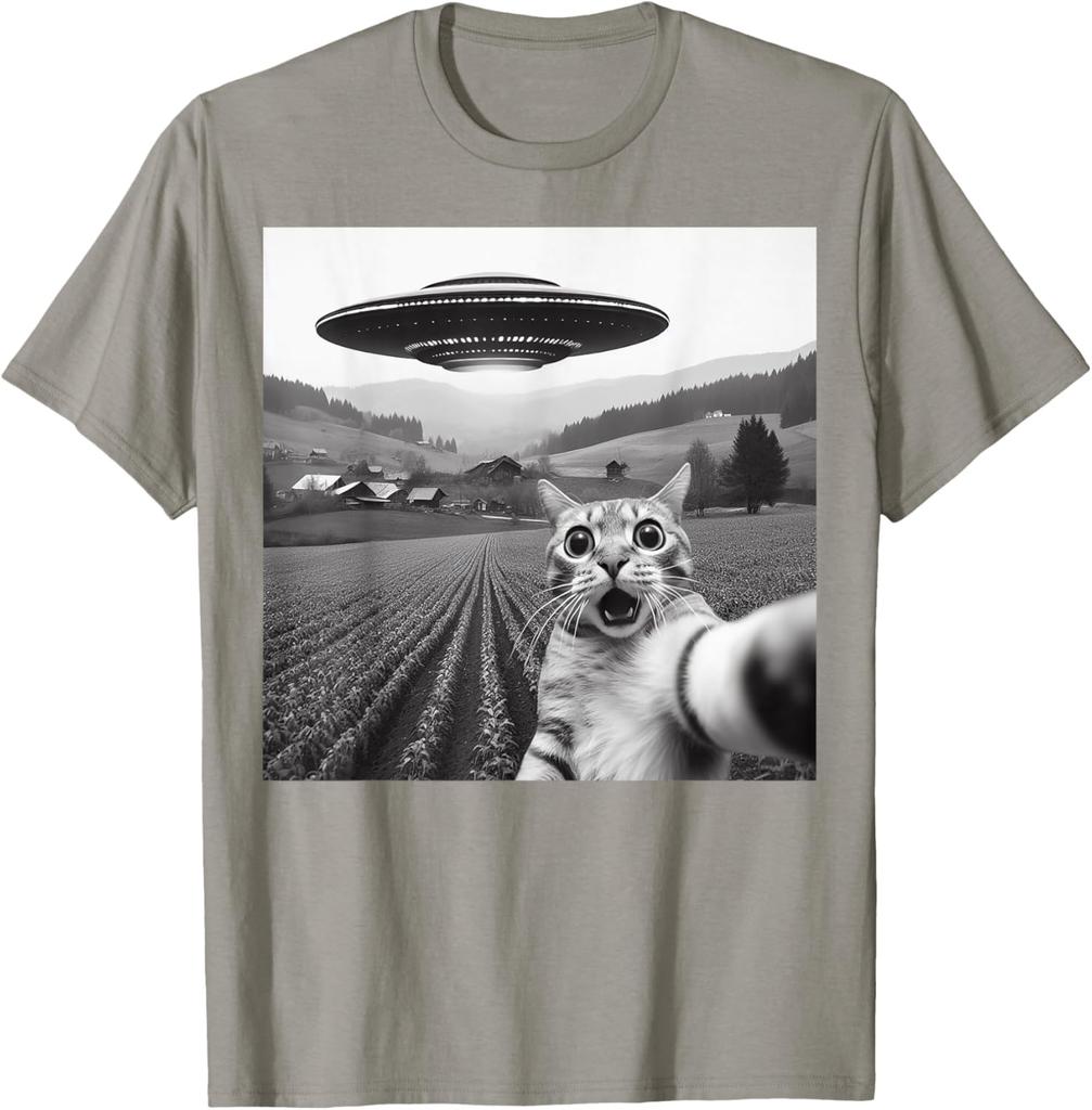 Cat Selfie With Alien UFO Funny Cat Gifts For Unisex T-Shirt