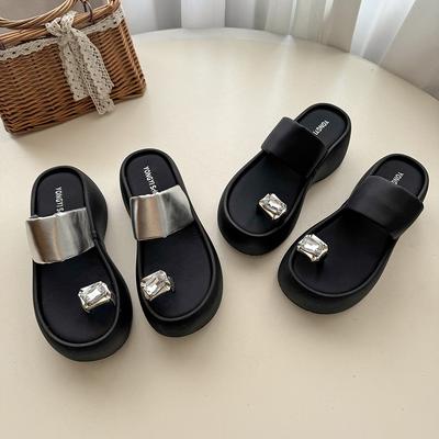 Французские однословные шлепанцы с защипом для пальцев, женские, для ношения летом 2025 года, новые модные универсальные крутые шлепанцы на толстой подошве