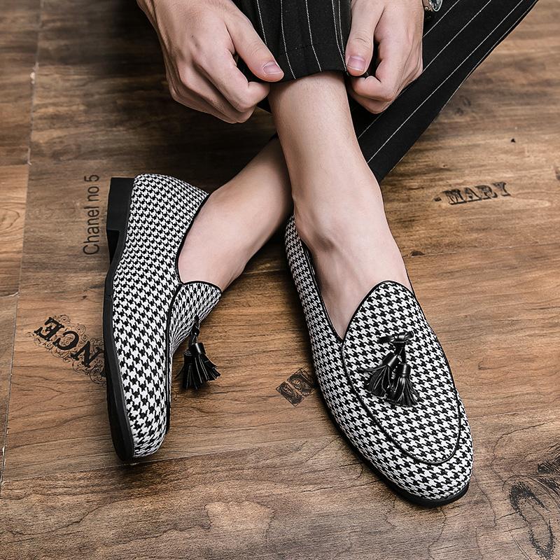 Новое поступление Роскошная мода Мужские туфли для платья Выпускной Свадьба Возвращение домой Мужские лоферы с кисточками Zapatos Hombres Обувь