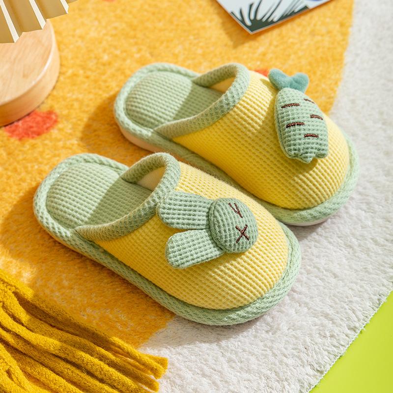 Новые зимние детские тапочки из хлопка, хлопковая обувь на плоской подошве, нескользящие детские зимние тапочки из плюша для девочек