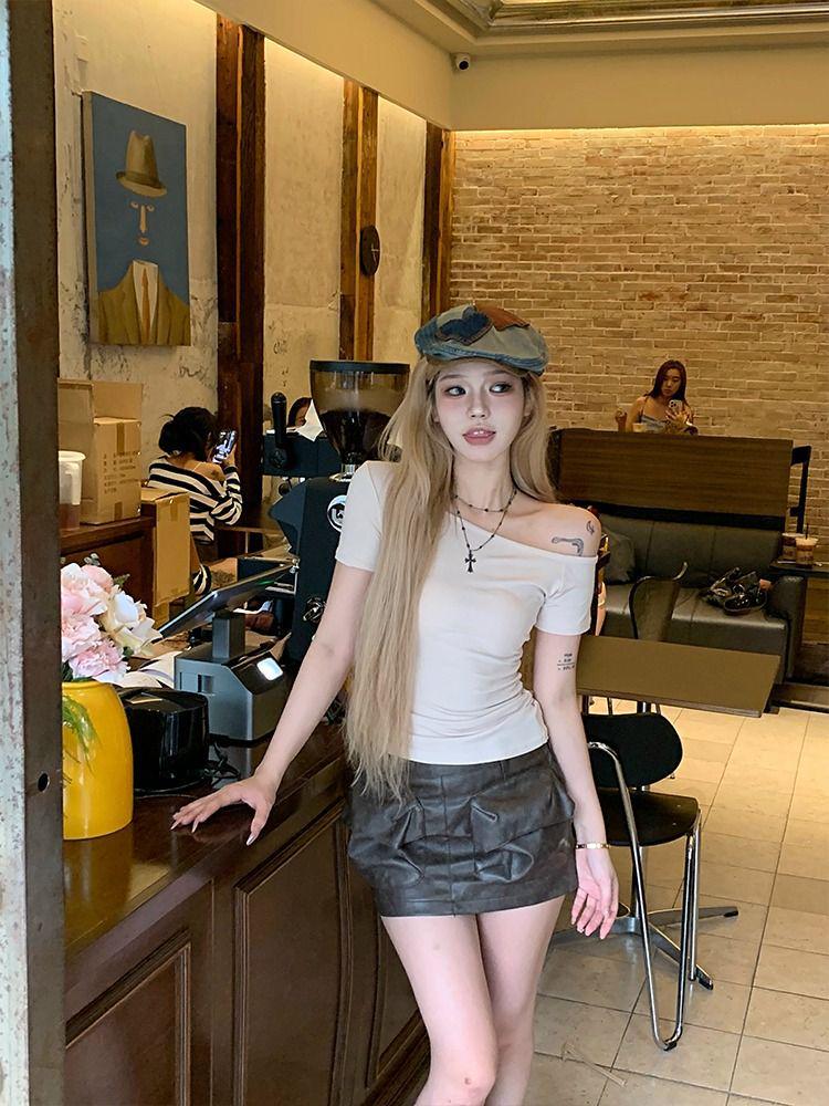 Весна 2025 Женская футболка с открытыми плечами, облегающего кроя - Однотонная, пуловер с короткими рукавами