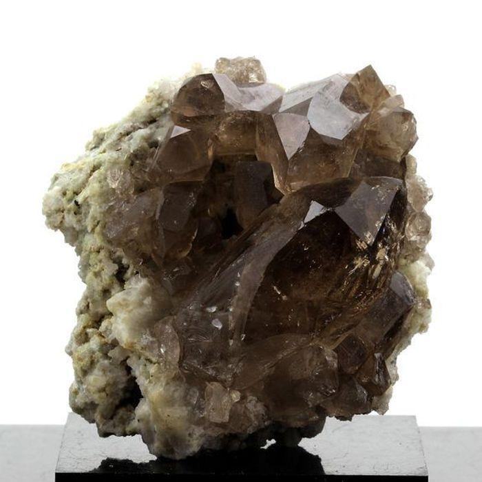 Pierres et Minéraux. Quartz fumé. 577.0 ct. Massif du Mont-Blanc, Haute-Savoie, France..