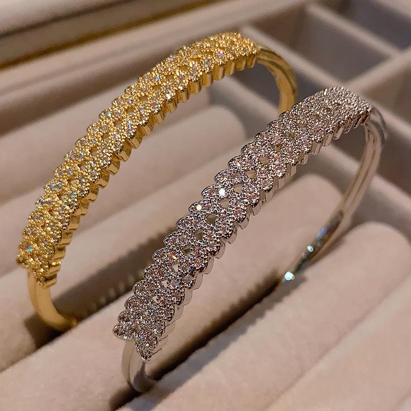 New High-end Design Versatile Butterfly Bracelet Fashionable and Exquisite Gift