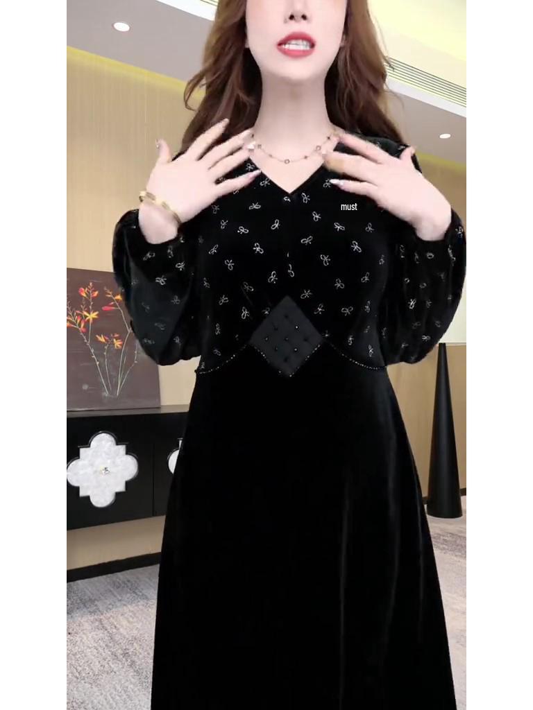 Элегантное бархатное платье большого размера - Осень/Зима, Высокоэластичное, С принтом, Свободное, Стройнящее, Зрелый стиль для женщин.