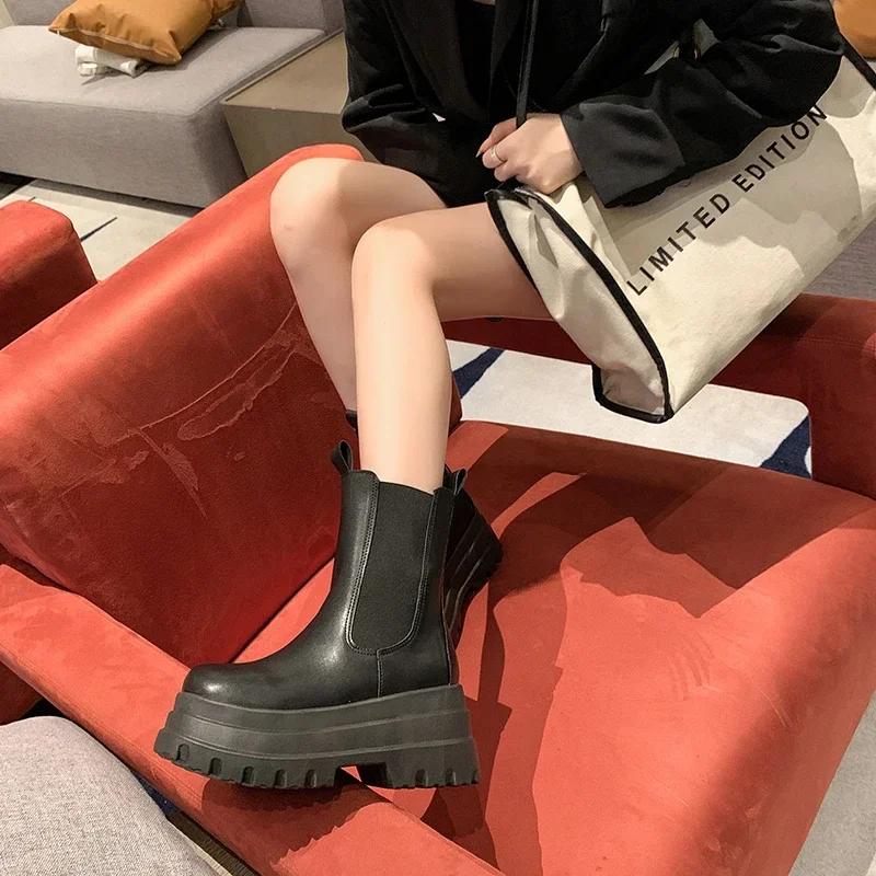 Fashion 2024 Fashion New Boots Women's Shoes Fashionable and Versatile Thin Round Head Cigarette Boots Platform Shoes Outdoor Versatile