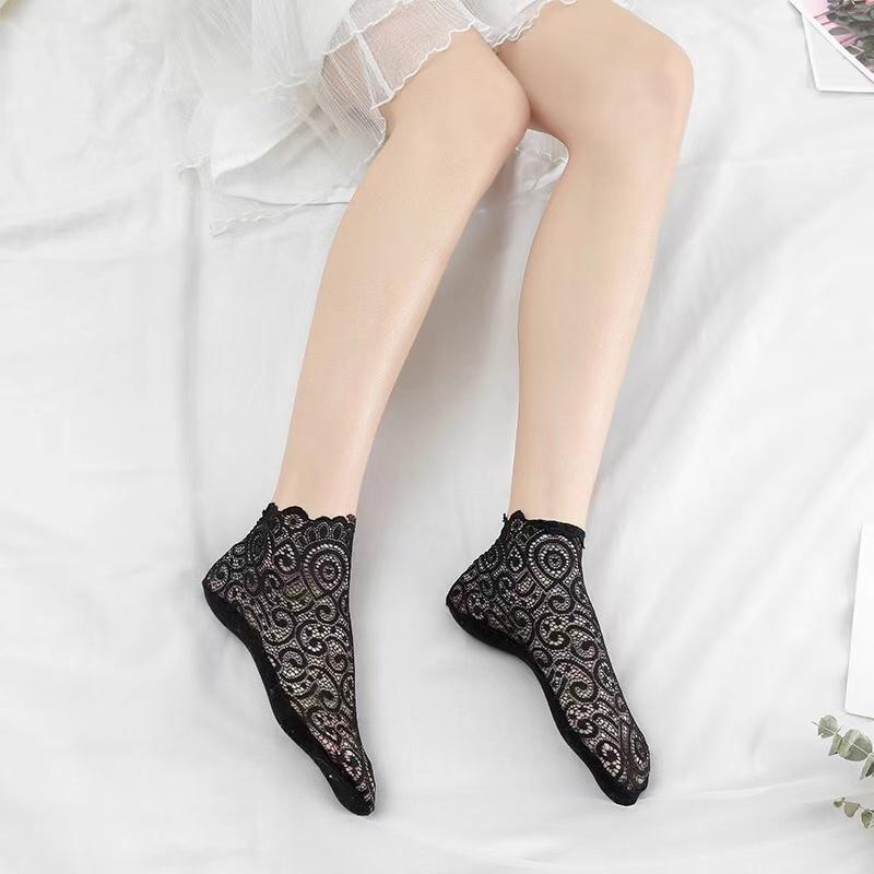 Женские милые цветочные кружевные носки, модные летние сетчатые короткие милые ажурные носки Chaussette с мягкой хлопковой подошвой, нескользящие, свободные Sokken