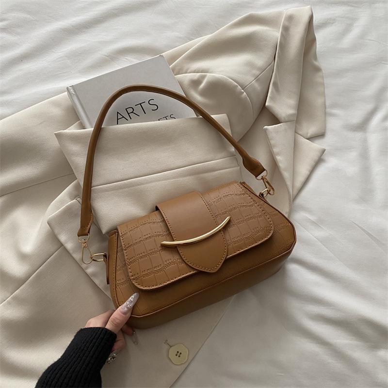 Популярная новая простая нишевая дизайнерская женская сумка модная наплечная сумка-подмышка тисненая маленькая квадратная сумка сумка-мессенджер