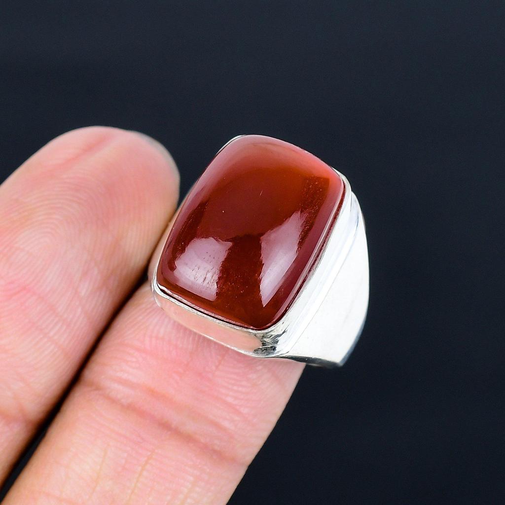 Кольцо ручной работы из стерлингового серебра 925 пробы с сердоликом. Классическое перстень-печатка с сердоликом огранки «кушон» для мужчин и женщин