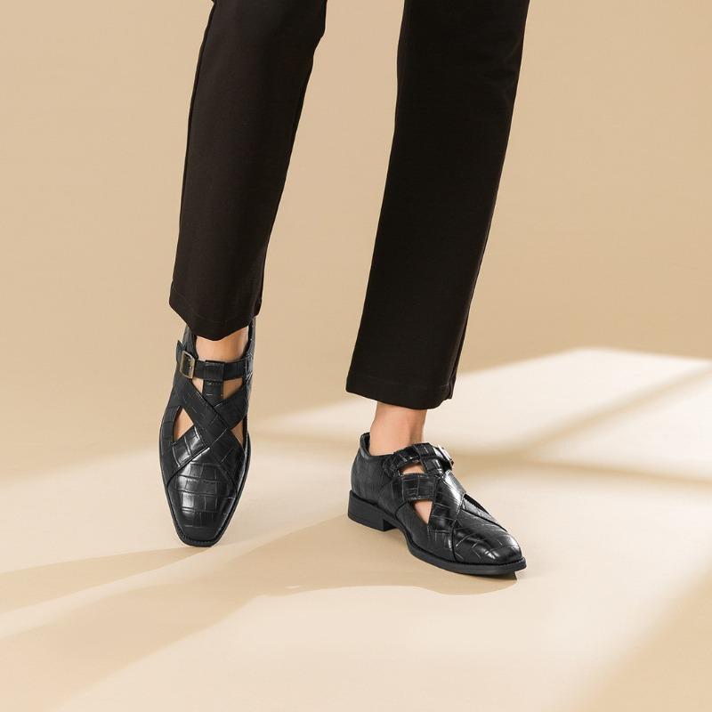 Мужская деловая повседневная обувь из искусственной кожи, летние дышащие полые сандалии, удобная пляжная обувь для мужчин