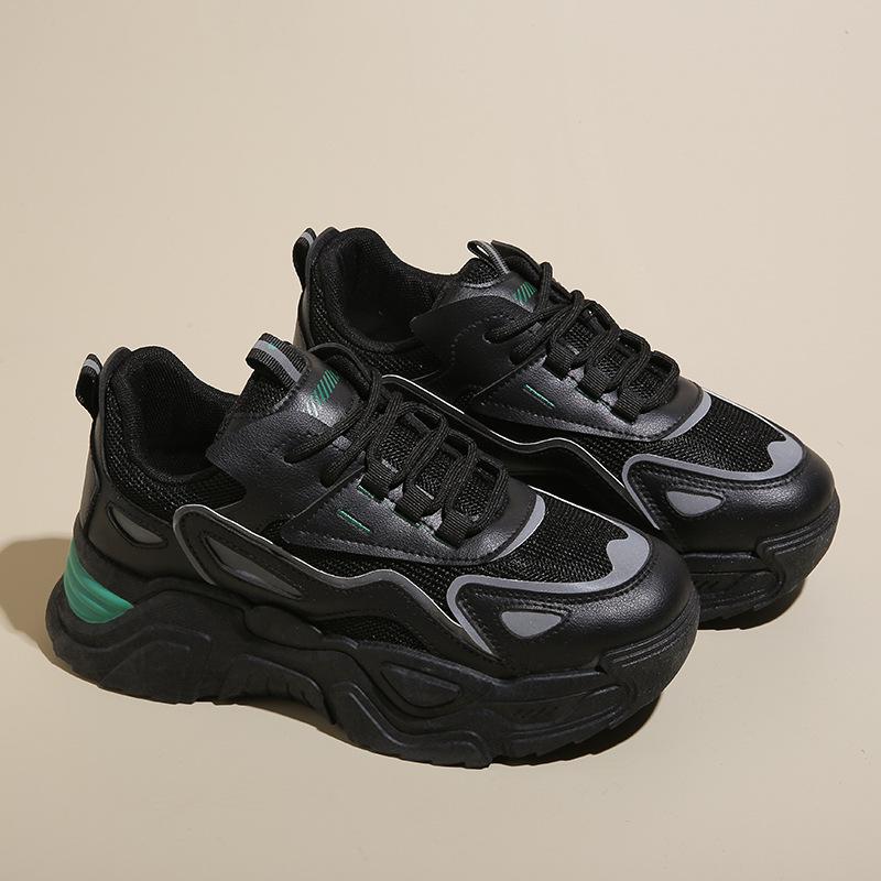 2025 весна новая женская обувь дышащая сетчатая спортивная обувь женская корейская версия универсальная утолщенная подошва увеличивающая рост повседневные кроссовки для папы женские