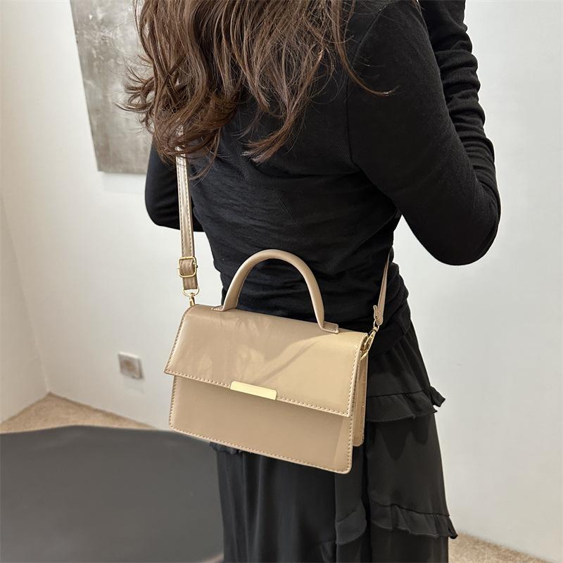 Модная фактурная сумка женская летняя 2024 новая мода простая повседневная сумочка для поездок на работу через плечо