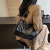 Ретро сумка большой вместимости женская 2024 осень и зима новый класс сумка через плечо сумка на цепочке для поездок на работу