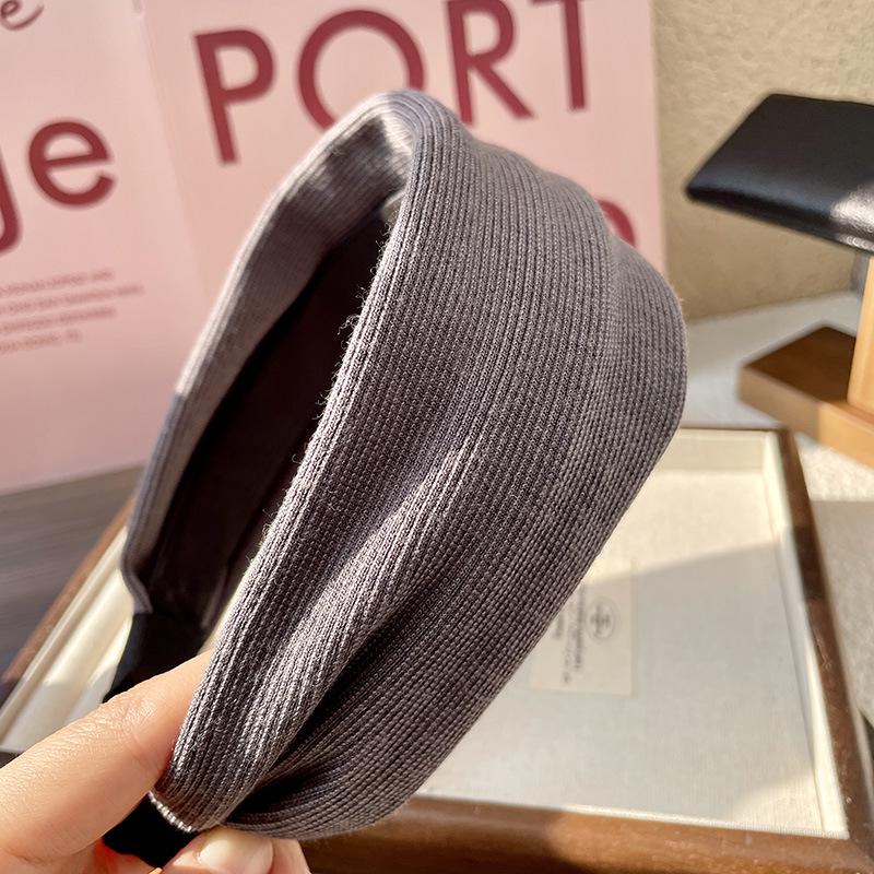 French Elegance Black Series Pearl Headband with Teeth - Autumn/Winter Collection