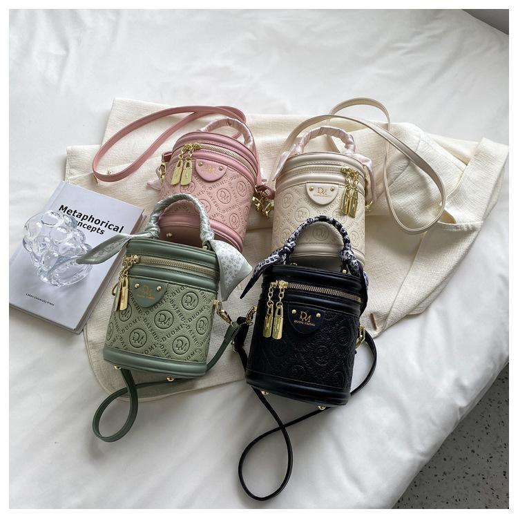 Solid Color Texture Small Bag Women's Autumn 2025 New Trendy Fashion Niche Portable Round Bucket Bag Messenger Bag