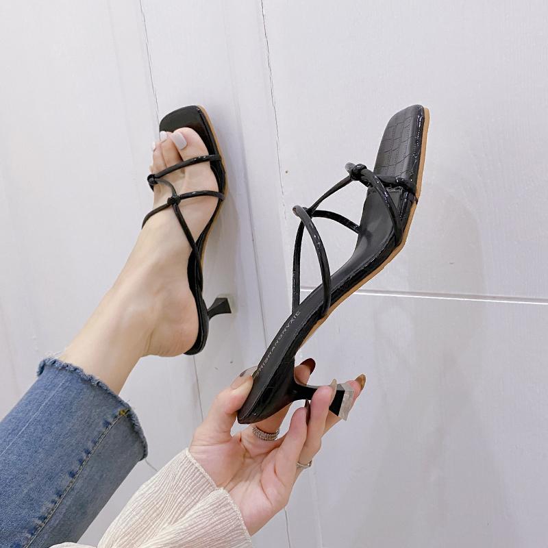 Fashion Eilyken 2024 New Summer Gold Slipper Low Heel Slides Female Peep Toe Square Heel Sandal Vacation Women Flip Flops Mujer Shoes