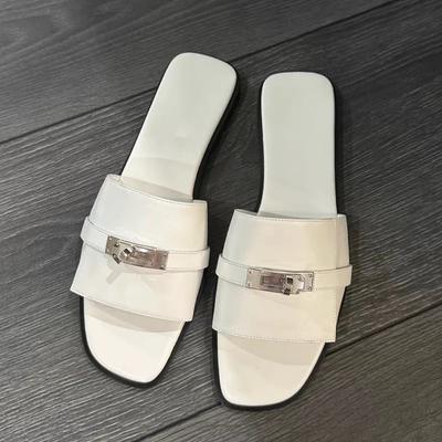 Женские тапочки с открытым носком на плоской подошве с металлическим декором, дизайнерские женские мюли