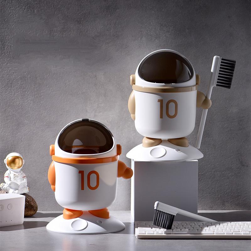 Бытовой пластиковый мусорный бак в форме астронавта с крышкой для офиса, общежития, спальни, милая креативная раскладывающаяся бумажная корзина, сенсорный мусорный бак