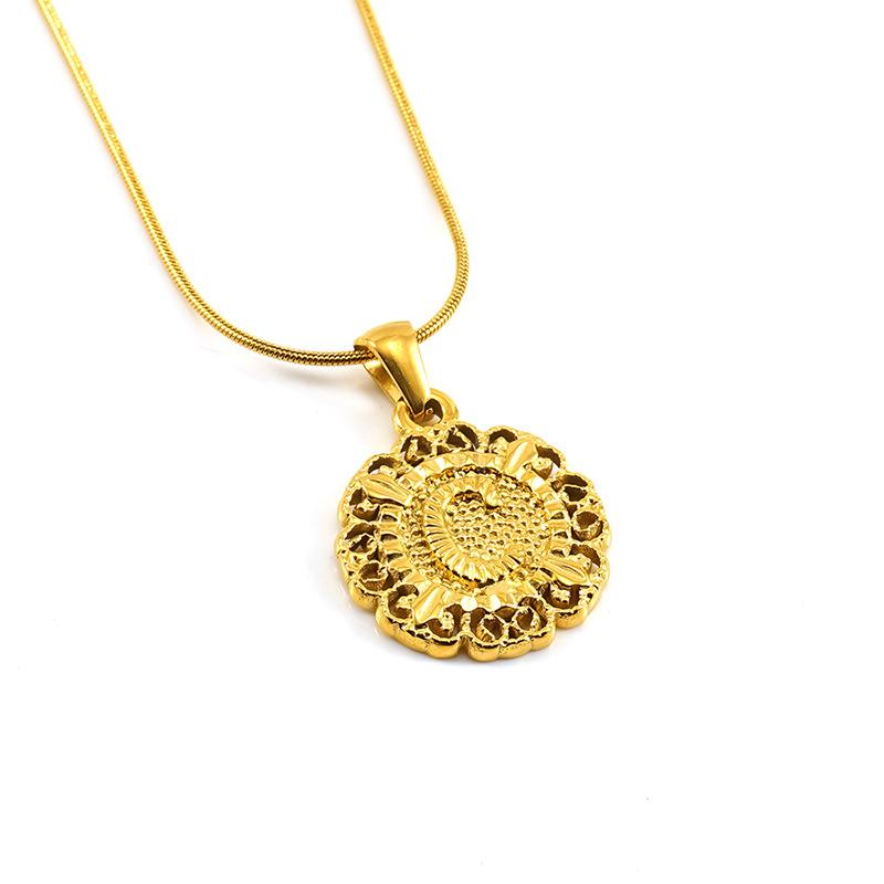 New fashion titanium steel letter pendant, clavicle chain, round embossed design necklace, personalized versatile men and women