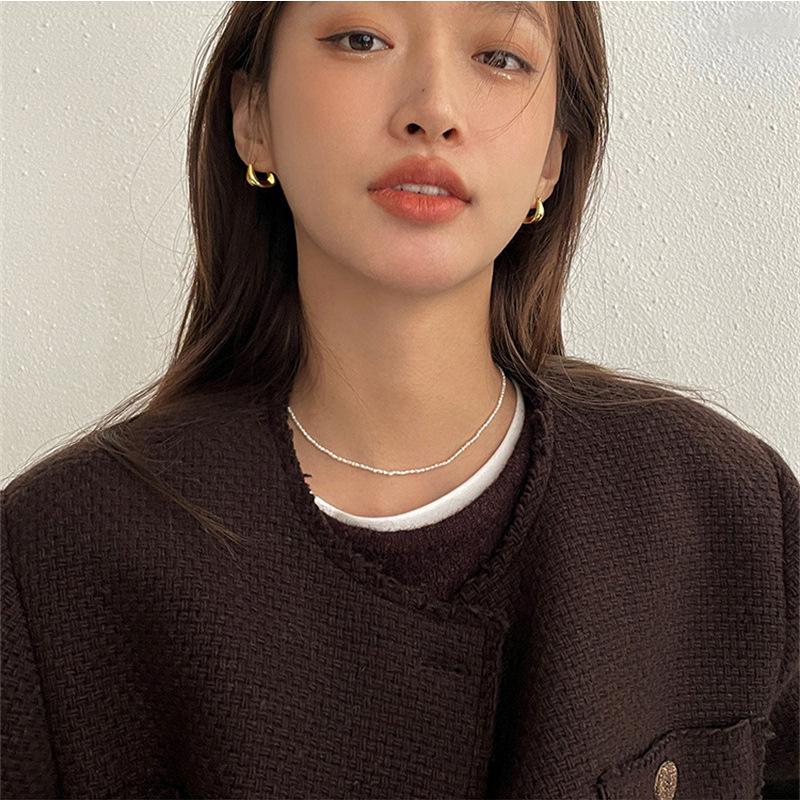 Кольцо с нерегулярным геометрическим элементом, серьги-кольца простые гладкие, универсальные серьги с кольцами для женщин