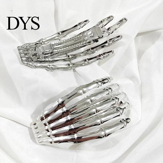 Skull Headpiece for Women Skeleton Hands Hair Clips, Gothic Metal Side Clip Women, Spooky Decorations Halloween Horror Accessories, Punk Rock