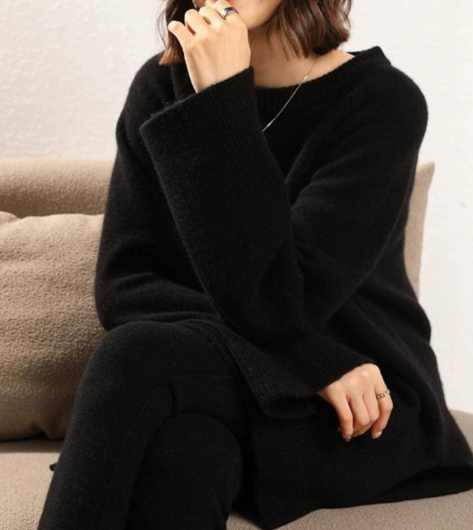 Autumn and Winter New Loose Large Size Knitted Sweater Women's Casual Lazy Style Bottomed Pullover Sweater