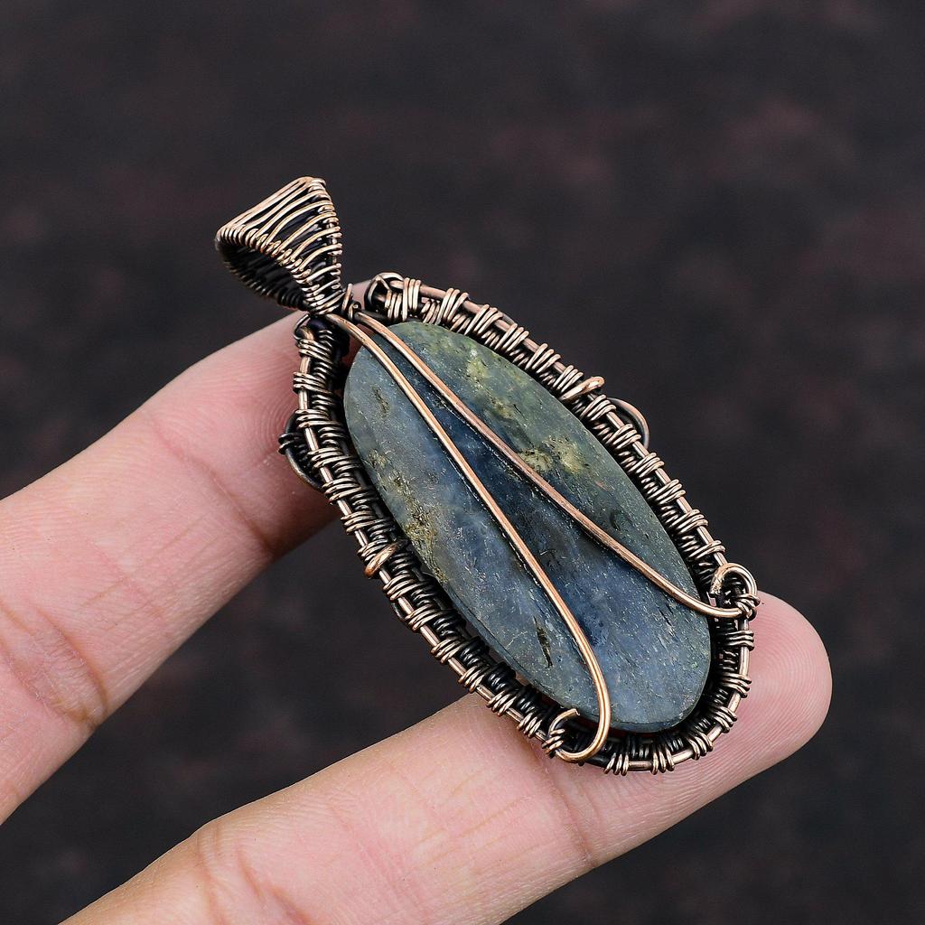 Кианит Медный Кулон Драгоценный Камень Ювелирные Изделия Кулон, Оплетенный Медной Проволокой Ручной Работы Антикварные Ювелирные Изделия Стильный Кулон Медные Ювелирные Изделия Кулон Для Подарка