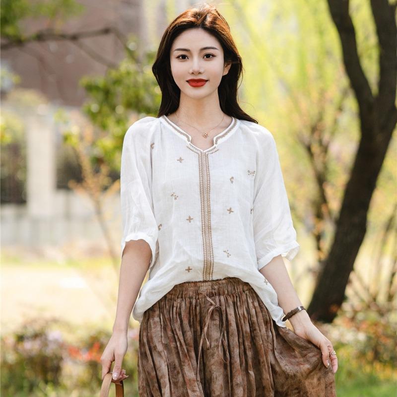 Хлопок Льняная вышитая рубашка Женская летняя рубашка-пуловер Ретро футболка Свободный топ с V-образным вырезом Блузки Рубашки