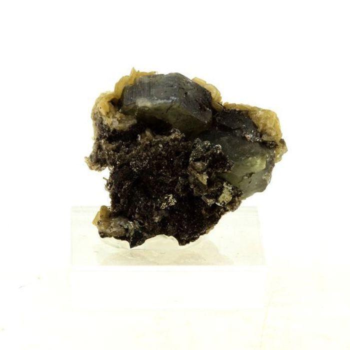 Pierres et Minéraux. Apatite + Muscovite. 38.40 ct. Panasqueira Mines, Covilhã, Portugal.