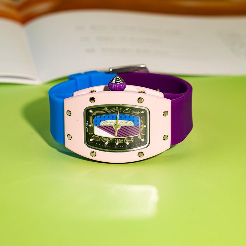 New Luxury Watch For Women Elegant Tonneau Original Design Watch Fashion Ice Out Sport Rubber Strap Various Colors Wristwatches